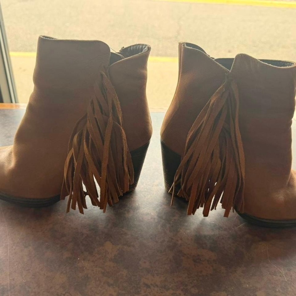Steve Madden Tan Leather Fringe Ankle Boots Western Boho Block Heel Size 9M